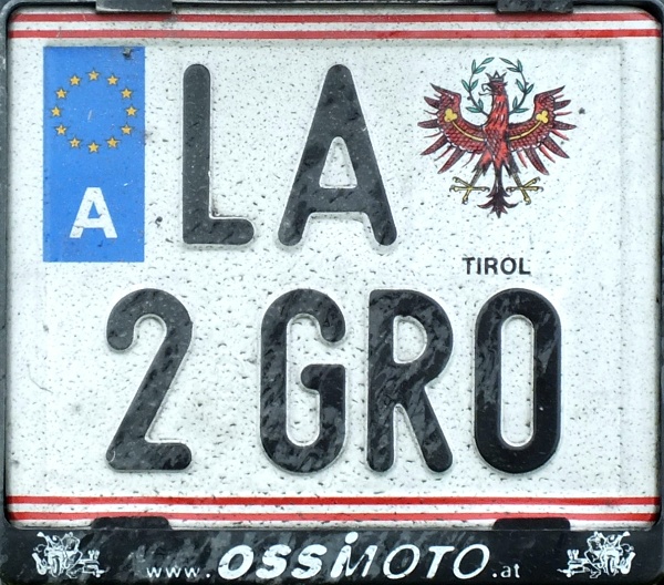 Austria normal series motorcycle close-up LA 2 GRO.jpg (178 kB)