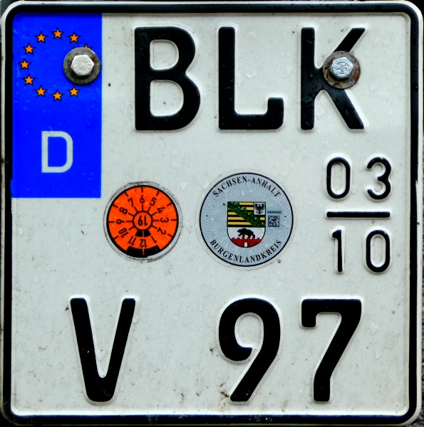 Germany seasonal motorcycle plate close-up BLK V 97.jpg (175 kB)