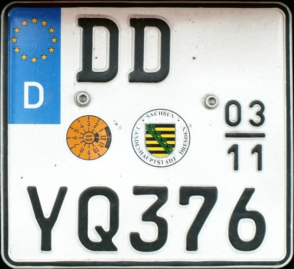 Germany seasonal motorcycle plate close-up DD YQ 376.jpg (120 kB)