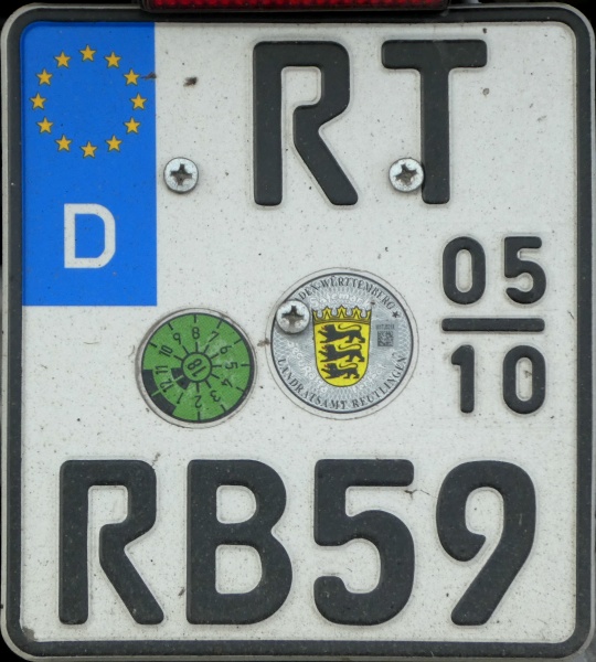 Germany seasonal motorcycle plate close-up RT RB 59.jpg (159 kB)