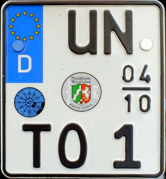 Germany seasonal motorcycle plate close-up UN TO 1.jpg (131 kB)