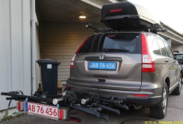 Denmark repeater plate AB 76456.jpg (109 kB)