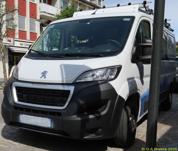 France normal series close-up GY-683-DX.jpg (134 kB)