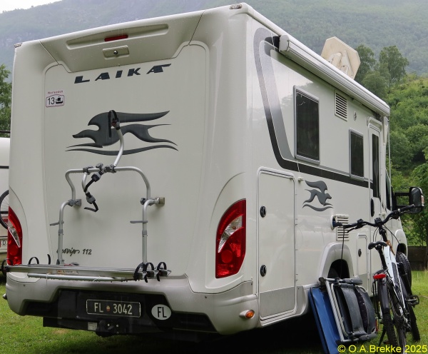 Liechtenstein normal series rear plate FL 3042.jpg (128 kB)