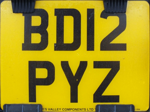 Great Britain normal series rear plate close-up BD12 PYZ.jpg (96 kB)