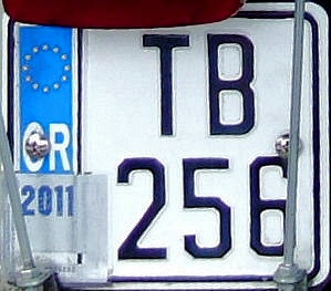 Greece moped series close-up TB 256.jpg (45 kB)
