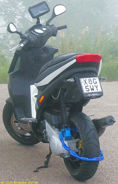 Italy moped series X8G 5WY.jpg (147 kB)