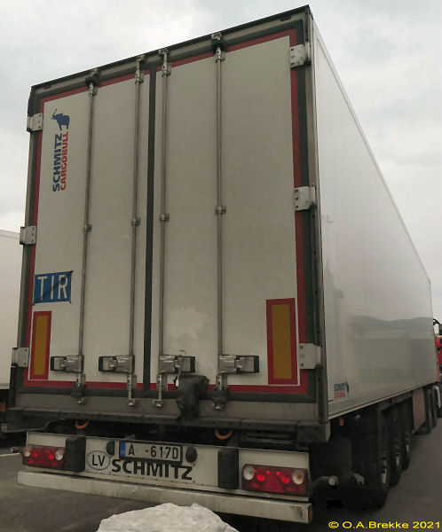 Latvia trailer series A-617D.jpg (80 kB)