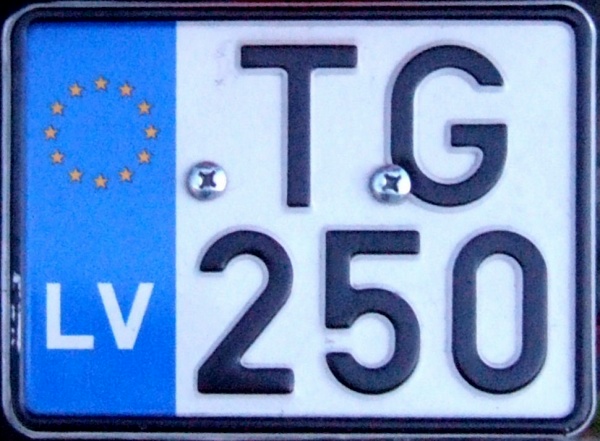 Latvia small motorcycle series close-up TG 250.jpg (102 kB)