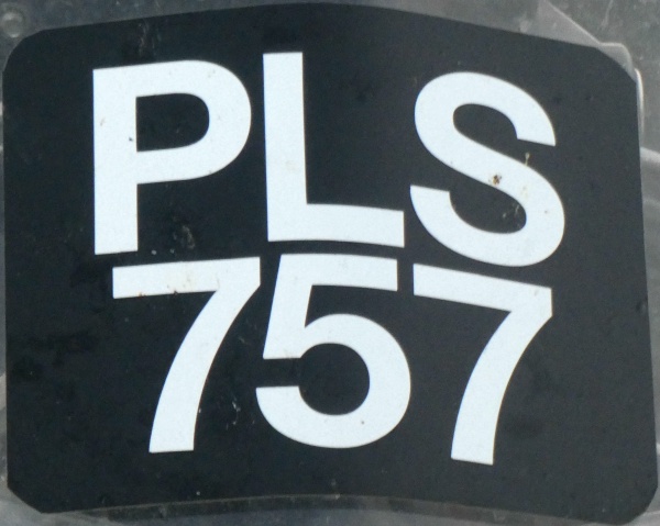 Malaysia normal series motorcycle front plate close-up PLS 757.jpg (113 kB)