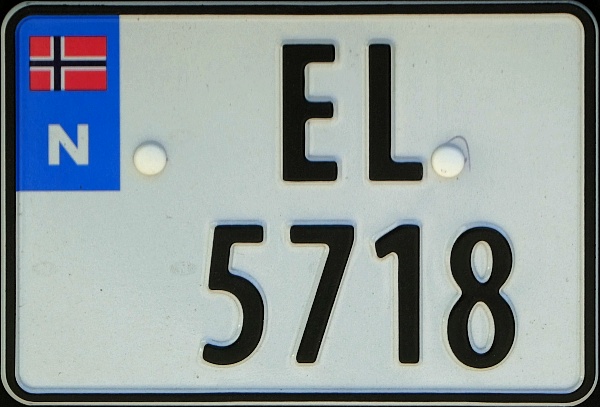 Norway electrically powered four numeral series close-up EL 5718.jpg (117 kB)