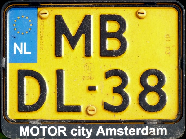 Netherlands former motorcycle series remade close-up MB-DL-38.jpg (145 kB)