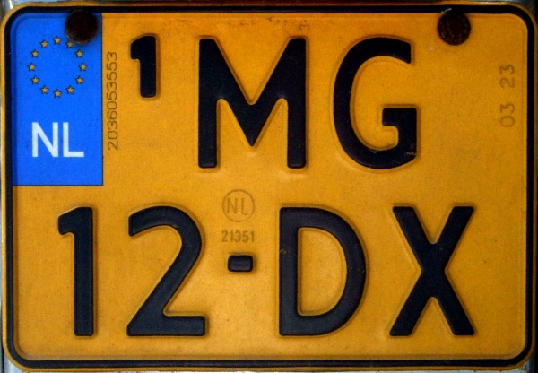 Netherlands replacement plate former motorcycle series close-up MG-12-DX.jpg (109 kB)