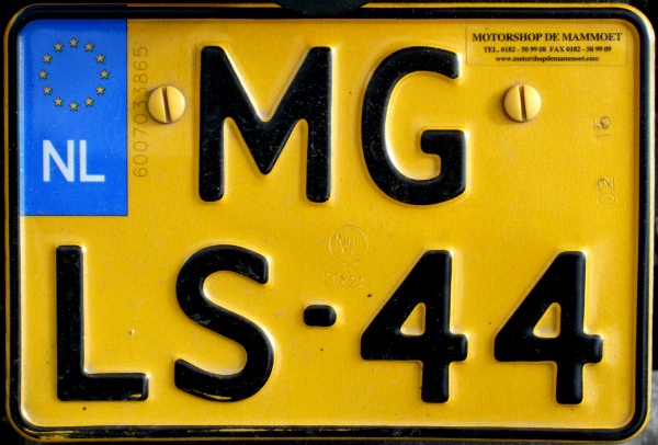 Netherlands former motorcycle series close-up MG-LS-44.jpg (115 kB)