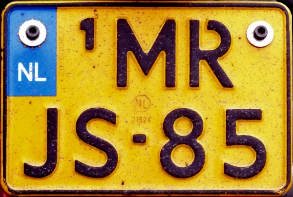Netherlands replacement plate former motorcycle series close-up MR-JS-85.jpg (138 kB)