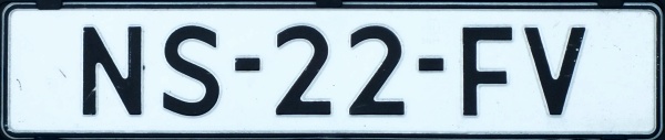 Netherlands repeater plate close-up NS-22-FV.jpg (33 kB)