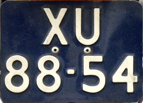 Netherlands former motorcycle series close-up XU-88-54.jpg (130 kB)