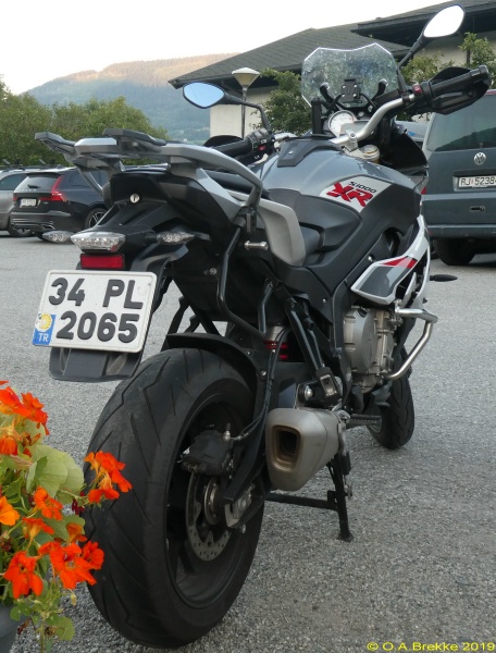 Turkey normal series motorcycle 34 PL 2065.jpg (162 kB)