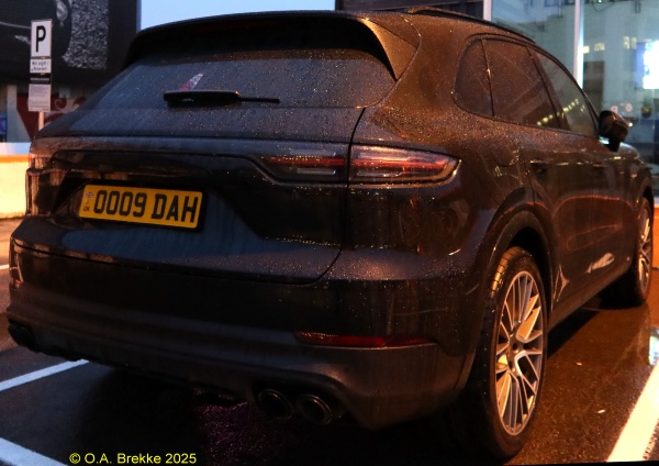 Great Britain personalised series rear plate OO09 DAH.jpg (112 kB)