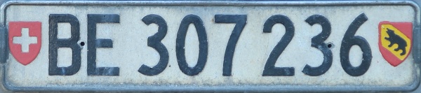Switzerland normal series former style rear plate close-up BE 307236.jpg (58 kB)
