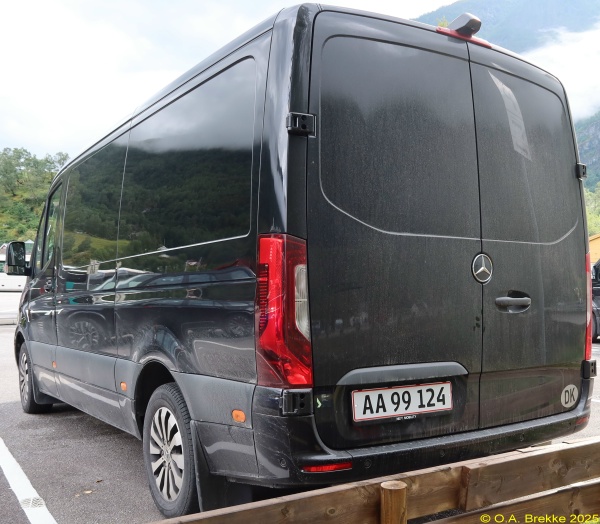 Denmark taxi series former style AA 99124.jpg (142 kB)