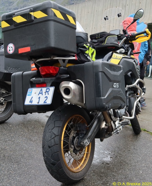 Faroe Islands normal series small plate AR 412.jpg (172 kB)