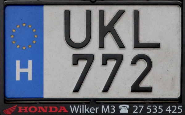 Hungary former motorcycle series close-up UKL 772.jpg (96 kB)