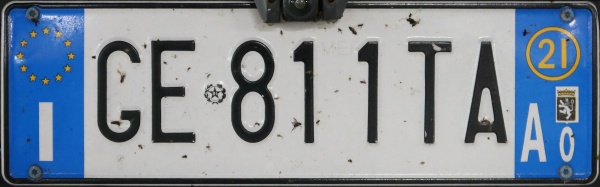 Italy normal series front plate close-up GE 811 TA.jpg (62 kB)