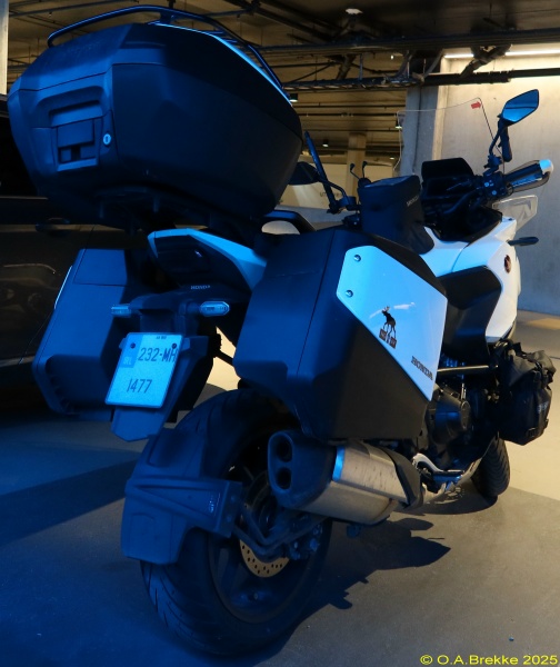 Ireland normal series motorcycle 232-MH-1477.jpg (119 kB)