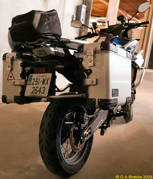 Ireland normal series motorcycle 251-WX-2643.jpg (93 kB)