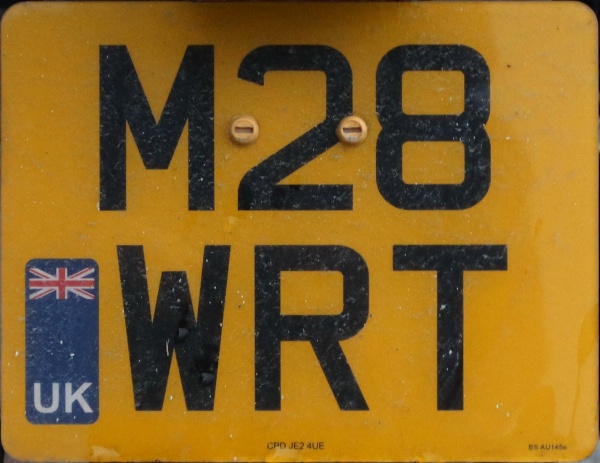 Great Britain former normal series motorcycle close-up M28 WRT.jpg (115 kB)