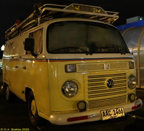 Uruguay normal series former style AAC 1466.jpg (134 kB)