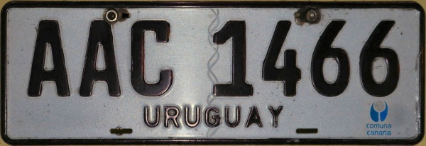 Uruguay normal series former style close-up AAC 1466.jpg (71 kB)
